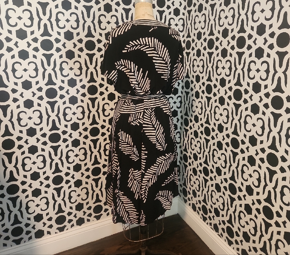 Alfani Black and White Geometric Wrap Dress - Picture 7 of 10